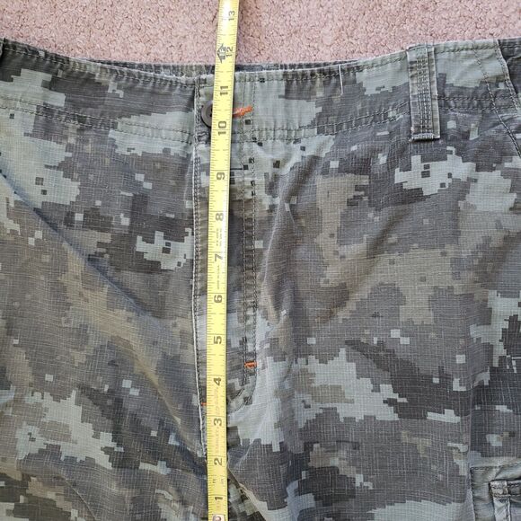 VTG LL Bean Digital Camouflage Size 42 Natural Fit Mens 100% Cotton Cargo Shorts - Picture 7 of 10